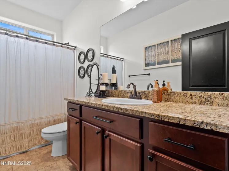 941 Silver Coyote, Sparks, Nevada 89436, 3 Bedrooms Bedrooms, ,2 BathroomsBathrooms,Residential,Residential,Silver Coyote,250056406