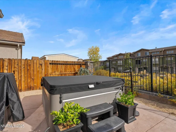 941 Silver Coyote, Sparks, Nevada 89436, 3 Bedrooms Bedrooms, ,2 BathroomsBathrooms,Residential,Residential,Silver Coyote,250056406