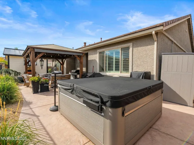 941 Silver Coyote, Sparks, Nevada 89436, 3 Bedrooms Bedrooms, ,2 BathroomsBathrooms,Residential,Residential,Silver Coyote,250056406