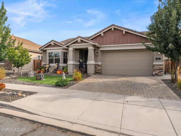 941 Silver Coyote, Sparks, Nevada 89436, 3 Bedrooms Bedrooms, ,2 BathroomsBathrooms,Residential,Residential,Silver Coyote,250056406