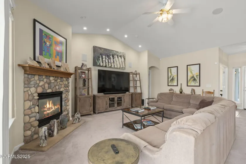 1094 Rawhide, Fernley, Nevada 89408, 3 Bedrooms Bedrooms, ,2 BathroomsBathrooms,Residential,Residential,Rawhide,250056414