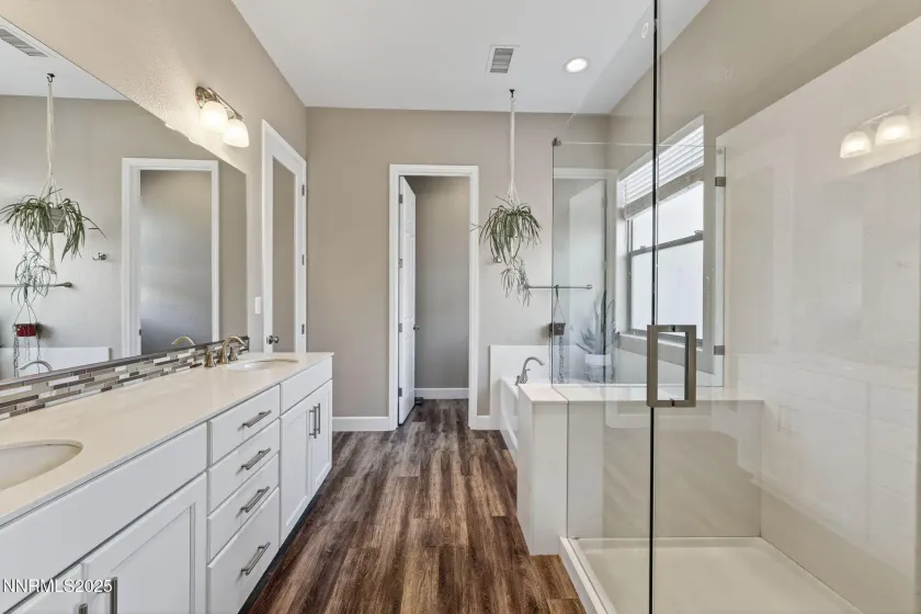 11740 Rustic Ridge, Sparks, Nevada 89441, 3 Bedrooms Bedrooms, ,2 BathroomsBathrooms,Residential,Residential,Rustic Ridge,250056419