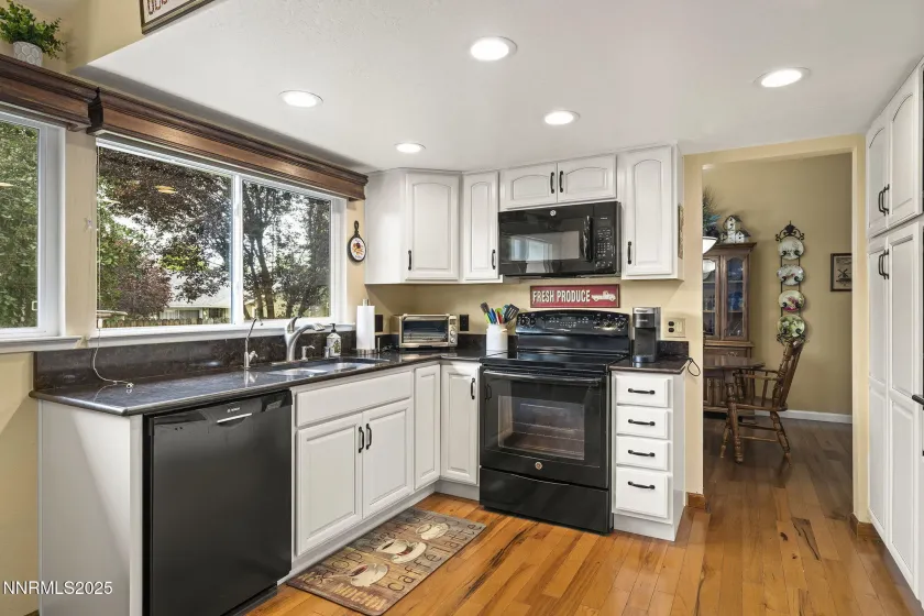 1857 Golden Spike Drive, Sparks, Nevada 89434, 4 Bedrooms Bedrooms, ,3 BathroomsBathrooms,Residential,Residential,Golden Spike Drive,250056424