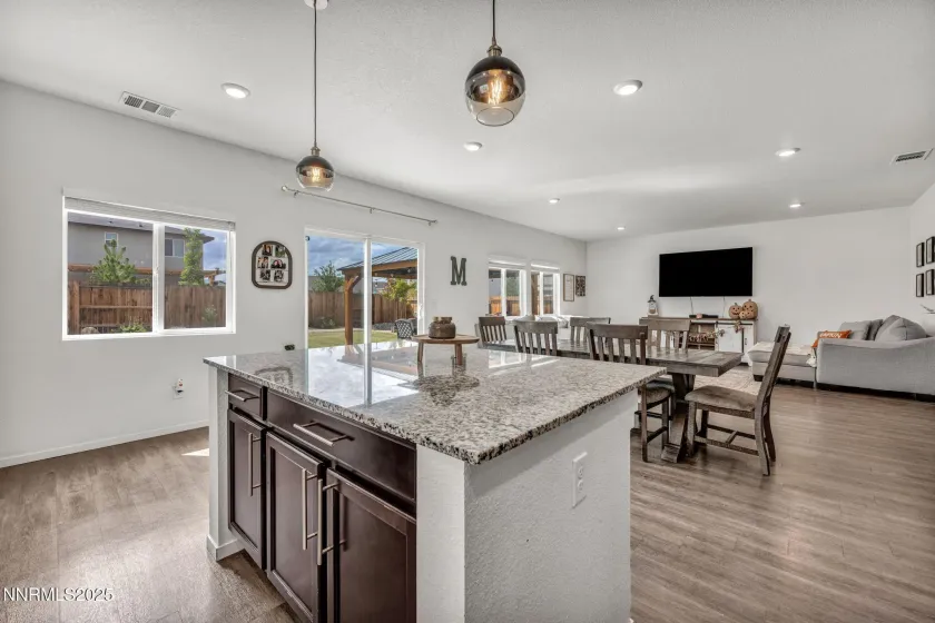 1281 Old Barn, Sparks, Nevada 89436, 4 Bedrooms Bedrooms, ,3 BathroomsBathrooms,Residential,Residential,Old Barn,250056428