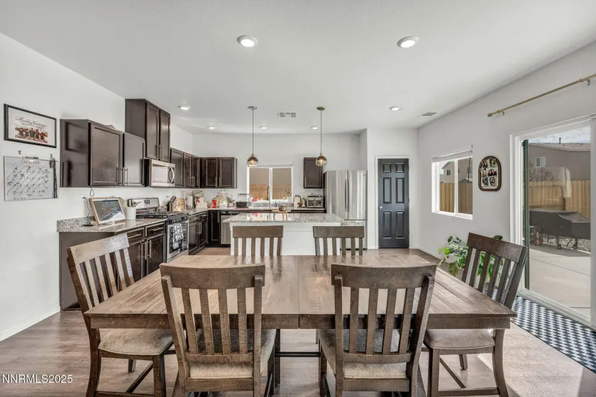 1281 Old Barn, Sparks, Nevada 89436, 4 Bedrooms Bedrooms, ,3 BathroomsBathrooms,Residential,Residential,Old Barn,250056428