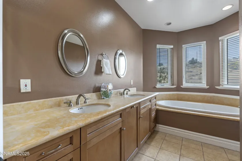 625 Onyo, Sparks, Nevada 89441, 4 Bedrooms Bedrooms, ,5 BathroomsBathrooms,Residential,Residential,Onyo,250056430
