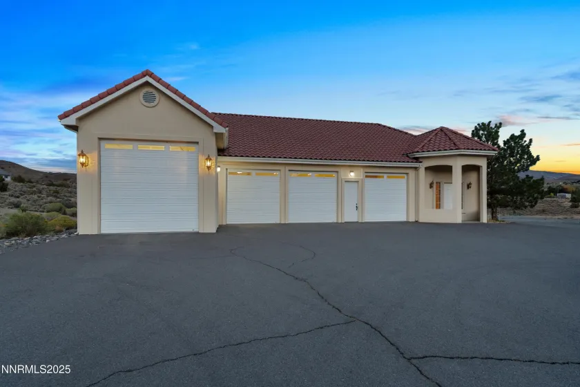 625 Onyo, Sparks, Nevada 89441, 4 Bedrooms Bedrooms, ,5 BathroomsBathrooms,Residential,Residential,Onyo,250056430