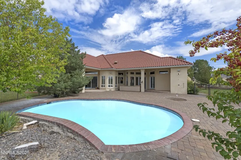 625 Onyo, Sparks, Nevada 89441, 4 Bedrooms Bedrooms, ,5 BathroomsBathrooms,Residential,Residential,Onyo,250056430