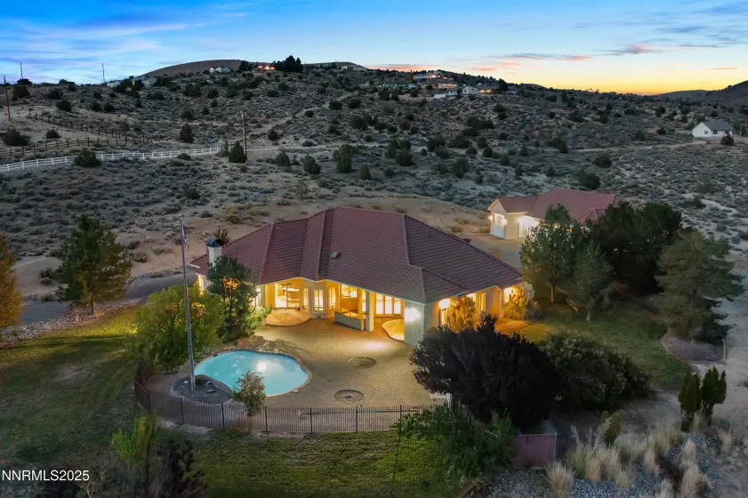 625 Onyo, Sparks, Nevada 89441, 4 Bedrooms Bedrooms, ,5 BathroomsBathrooms,Residential,Residential,Onyo,250056430