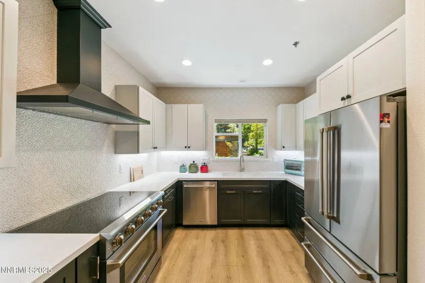 120 Country Club, Incline Village, Nevada 89451, 2 Bedrooms Bedrooms, ,3 BathroomsBathrooms,Residential,Residential,Country Club,250056431