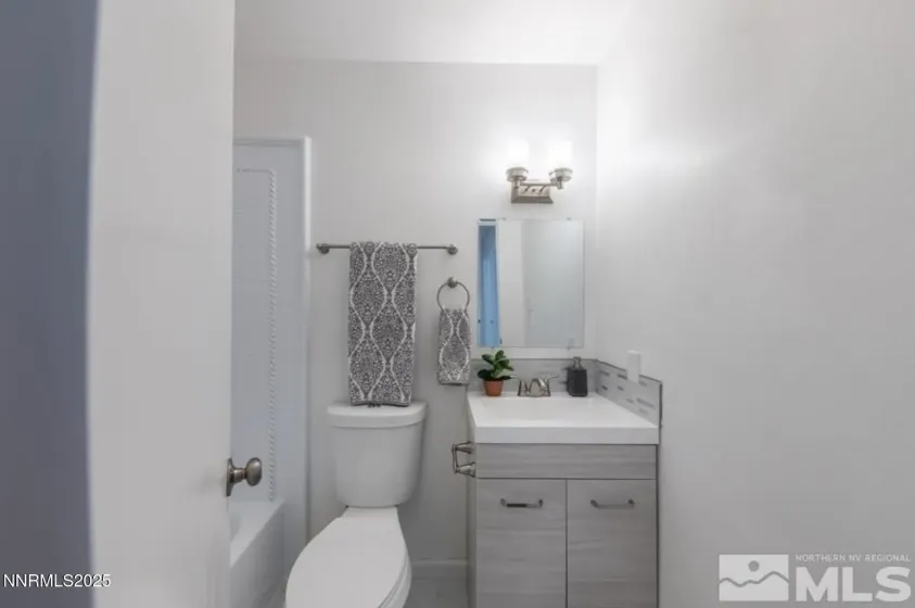 5030 Neil, Reno, Nevada 89502, 2 Bedrooms Bedrooms, ,1 BathroomBathrooms,Residential,Residential,Neil,250056433