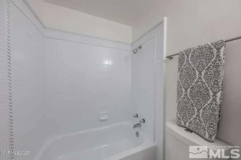 5030 Neil, Reno, Nevada 89502, 2 Bedrooms Bedrooms, ,1 BathroomBathrooms,Residential,Residential,Neil,250056433