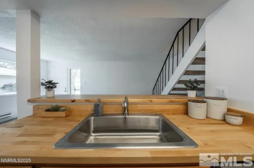 5030 Neil, Reno, Nevada 89502, 2 Bedrooms Bedrooms, ,1 BathroomBathrooms,Residential,Residential,Neil,250056433