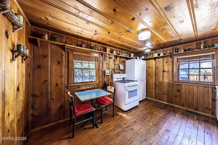 1087 Dedi, South Lake Tahoe, California 96150, 1 Bedroom Bedrooms, ,1 BathroomBathrooms,Residential,Residential,Dedi,250056434