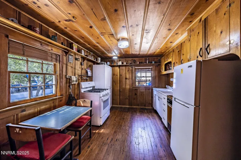 1087 Dedi, South Lake Tahoe, California 96150, 1 Bedroom Bedrooms, ,1 BathroomBathrooms,Residential,Residential,Dedi,250056434