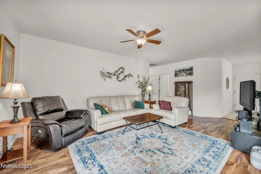 1317 Brooke, Gardnerville, Nevada 89410, 3 Bedrooms Bedrooms, ,2 BathroomsBathrooms,Residential,Residential,Brooke,250056443