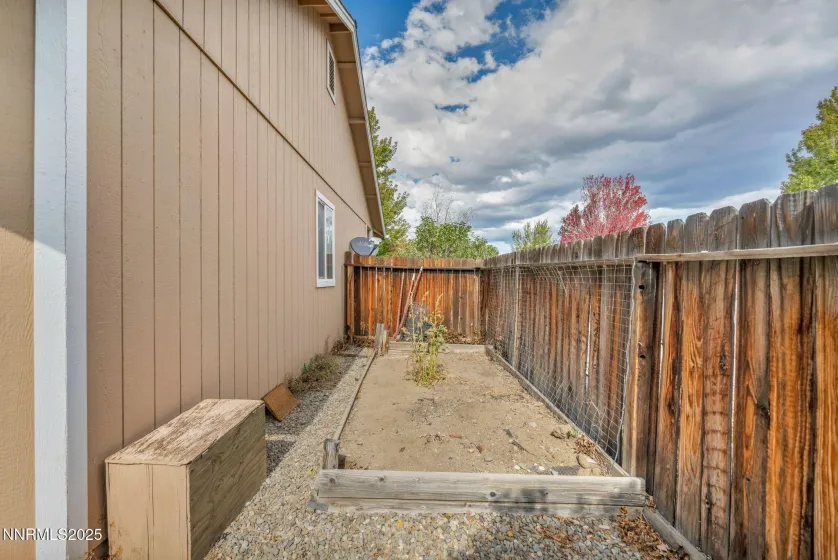 1317 Brooke, Gardnerville, Nevada 89410, 3 Bedrooms Bedrooms, ,2 BathroomsBathrooms,Residential,Residential,Brooke,250056443