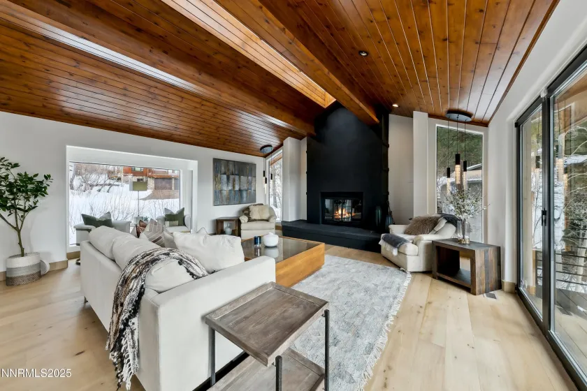 987 Wander, Incline Village, Nevada 89451, 4 Bedrooms Bedrooms, ,4 BathroomsBathrooms,Residential,Residential,Wander,250056457