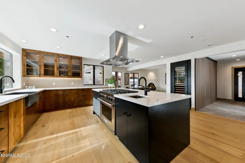 987 Wander, Incline Village, Nevada 89451, 4 Bedrooms Bedrooms, ,4 BathroomsBathrooms,Residential,Residential,Wander,250056457