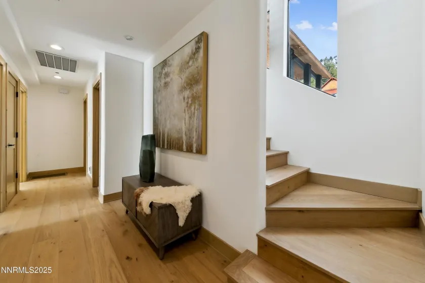 987 Wander, Incline Village, Nevada 89451, 4 Bedrooms Bedrooms, ,4 BathroomsBathrooms,Residential,Residential,Wander,250056457