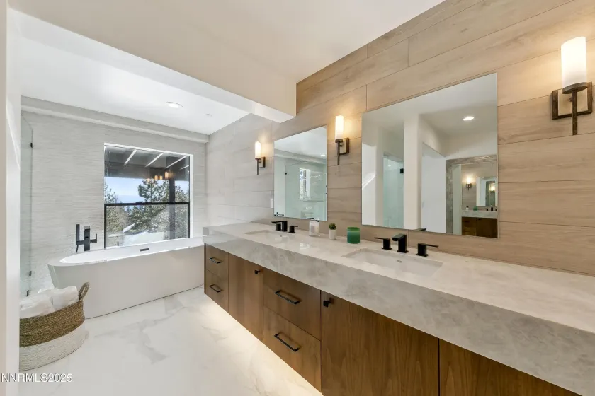 987 Wander, Incline Village, Nevada 89451, 4 Bedrooms Bedrooms, ,4 BathroomsBathrooms,Residential,Residential,Wander,250056457