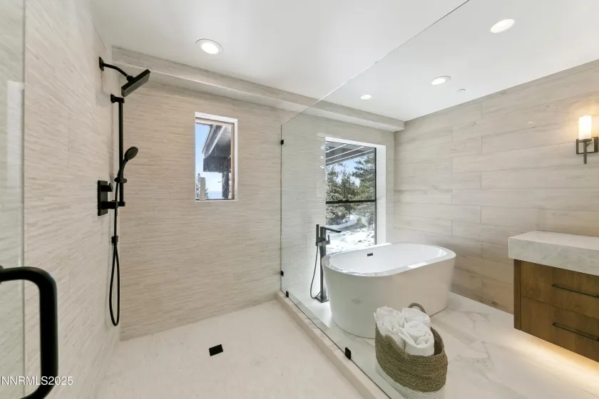 987 Wander, Incline Village, Nevada 89451, 4 Bedrooms Bedrooms, ,4 BathroomsBathrooms,Residential,Residential,Wander,250056457