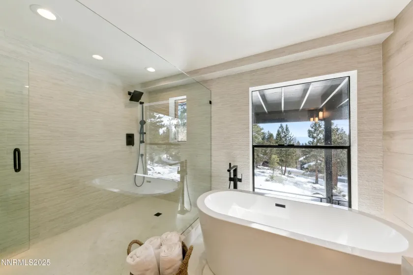 987 Wander, Incline Village, Nevada 89451, 4 Bedrooms Bedrooms, ,4 BathroomsBathrooms,Residential,Residential,Wander,250056457