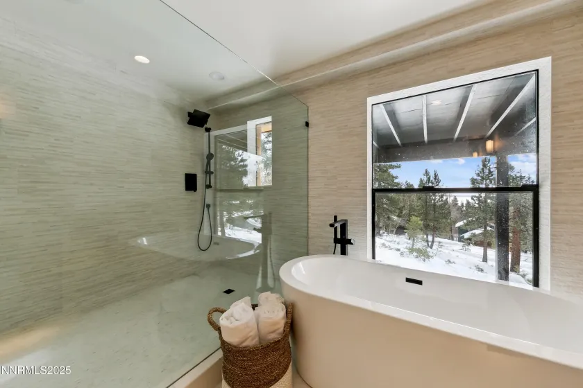 987 Wander, Incline Village, Nevada 89451, 4 Bedrooms Bedrooms, ,4 BathroomsBathrooms,Residential,Residential,Wander,250056457