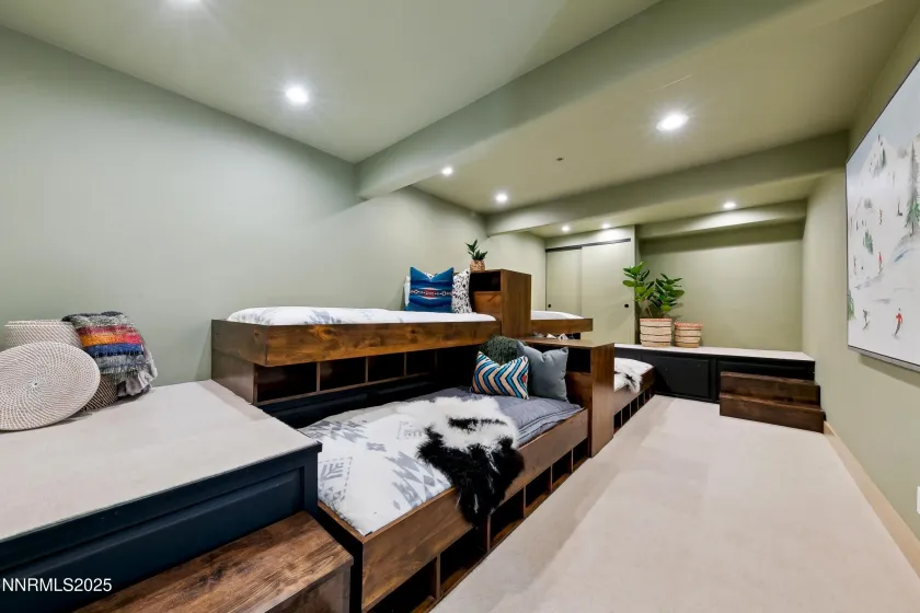 987 Wander, Incline Village, Nevada 89451, 4 Bedrooms Bedrooms, ,4 BathroomsBathrooms,Residential,Residential,Wander,250056457