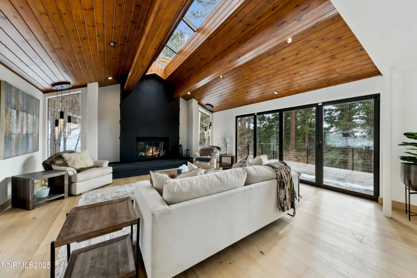 987 Wander, Incline Village, Nevada 89451, 4 Bedrooms Bedrooms, ,4 BathroomsBathrooms,Residential,Residential,Wander,250056457