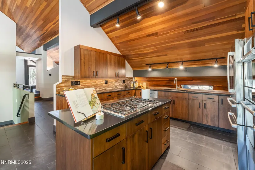 2521 Lake Ridge Shores, Reno, Nevada 89519, 2 Bedrooms Bedrooms, ,2 BathroomsBathrooms,Residential,Residential,Lake Ridge Shores,250056468