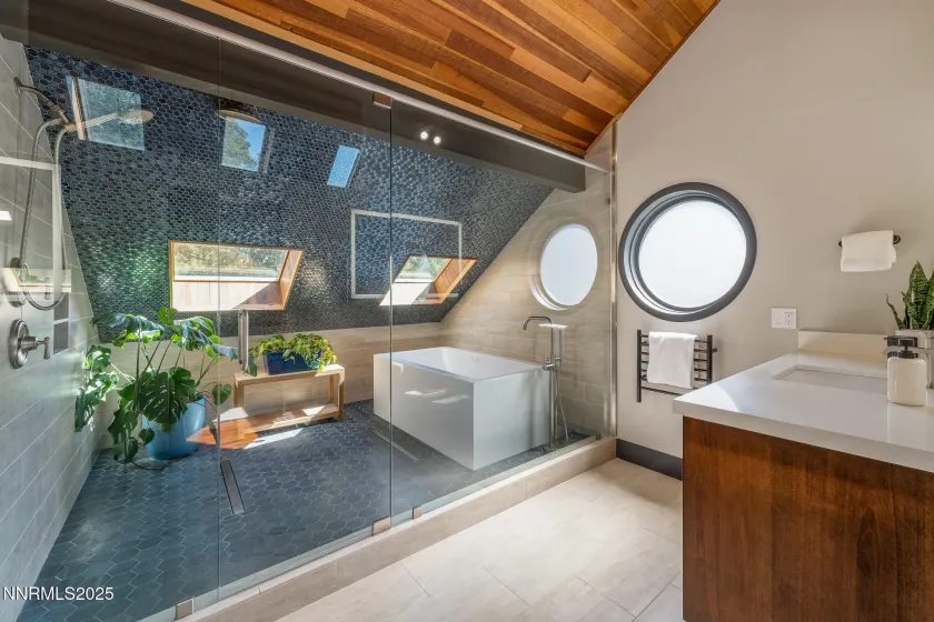 2521 Lake Ridge Shores, Reno, Nevada 89519, 2 Bedrooms Bedrooms, ,2 BathroomsBathrooms,Residential,Residential,Lake Ridge Shores,250056468