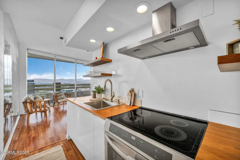 100 Arlington, Reno, Nevada 89501, ,1 BathroomBathrooms,Residential,Residential,Arlington,250056473