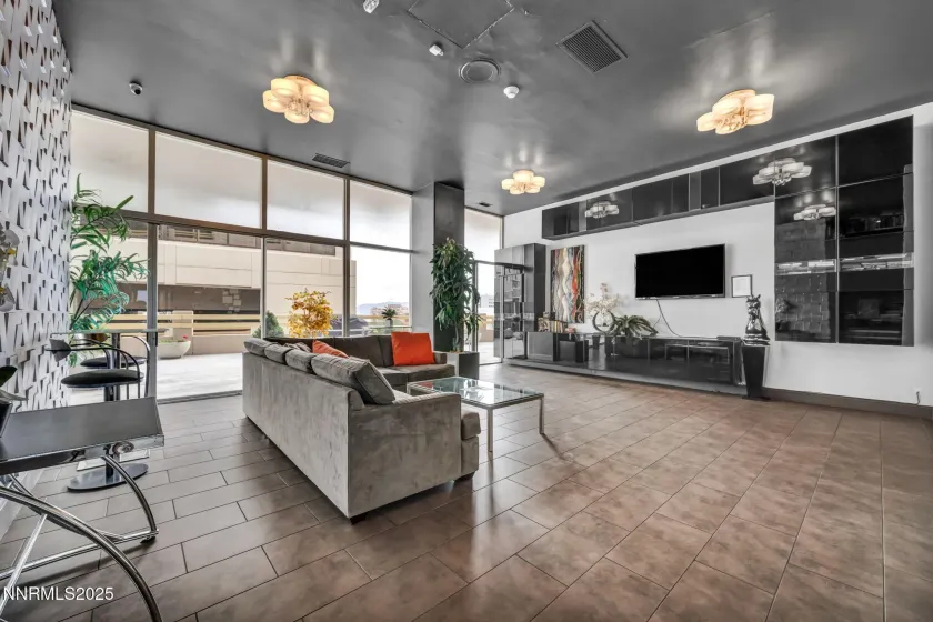 100 Arlington, Reno, Nevada 89501, ,1 BathroomBathrooms,Residential,Residential,Arlington,250056473