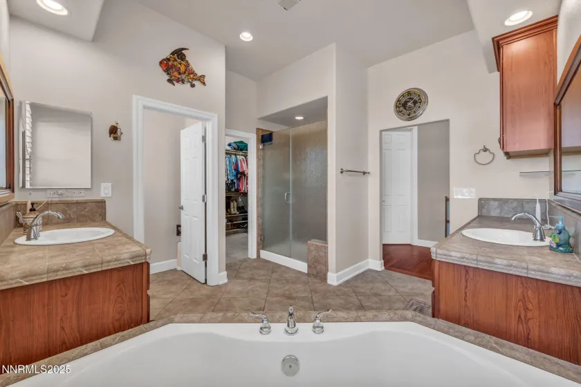 415 Sunset Springs, Sparks, Nevada 89441, 4 Bedrooms Bedrooms, ,4 BathroomsBathrooms,Residential,Residential,Sunset Springs,250056478