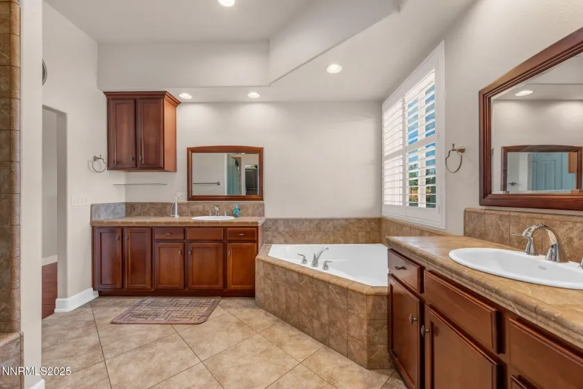 415 Sunset Springs, Sparks, Nevada 89441, 4 Bedrooms Bedrooms, ,4 BathroomsBathrooms,Residential,Residential,Sunset Springs,250056478