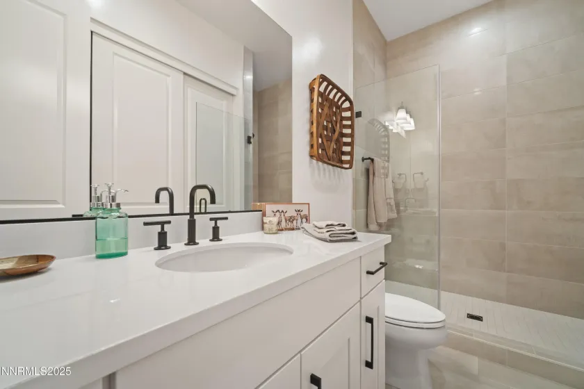 9176 Graycliff, Reno, Nevada 89523, 5 Bedrooms Bedrooms, ,6 BathroomsBathrooms,Residential,Residential,Graycliff,250056486