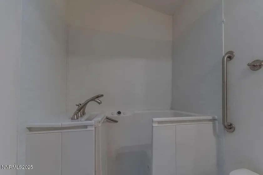 1535 Lincoln, Silver Springs, Nevada 89429, 4 Bedrooms Bedrooms, ,3 BathroomsBathrooms,Residential,Residential,Lincoln,250056554