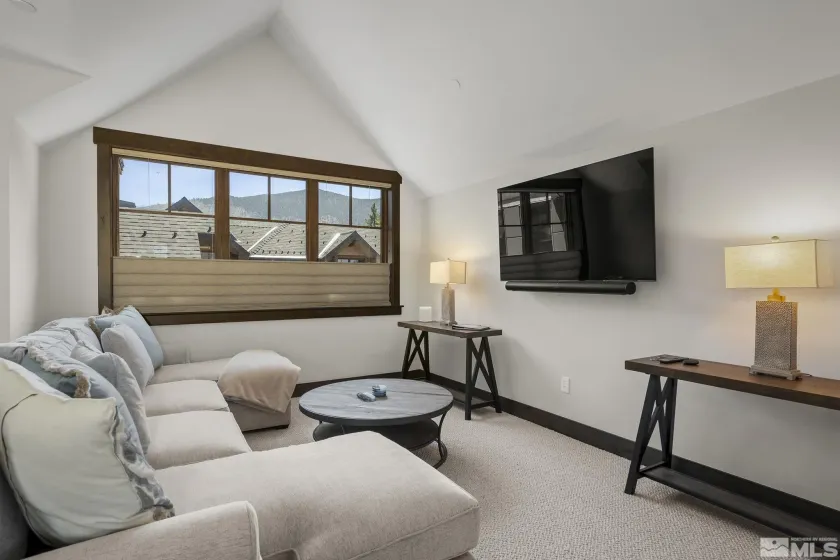 28 Beach Club, Stateline, Nevada 89449, 4 Bedrooms Bedrooms, ,4 BathroomsBathrooms,Residential,Residential,Beach Club,250056560