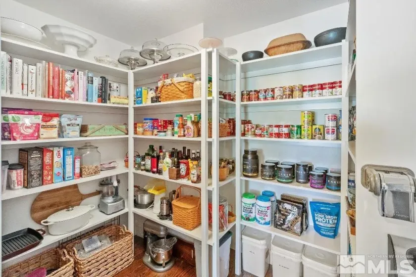 1965 Palmira, Reno, Nevada 89511, 4 Bedrooms Bedrooms, ,3 BathroomsBathrooms,Residential,Residential,Palmira,250002967