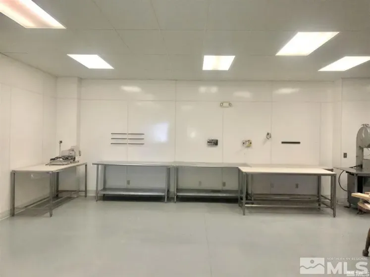 1040 Skyline, Battle Mountain, Nevada 89820, ,Commercial Sale,Residential,Skyline,240006024