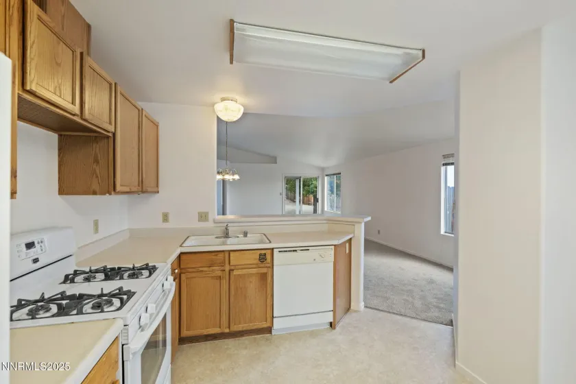 6811 Sonterra, Reno, Nevada 89523, 3 Bedrooms Bedrooms, ,2 BathroomsBathrooms,Residential,Residential,Sonterra,250056590