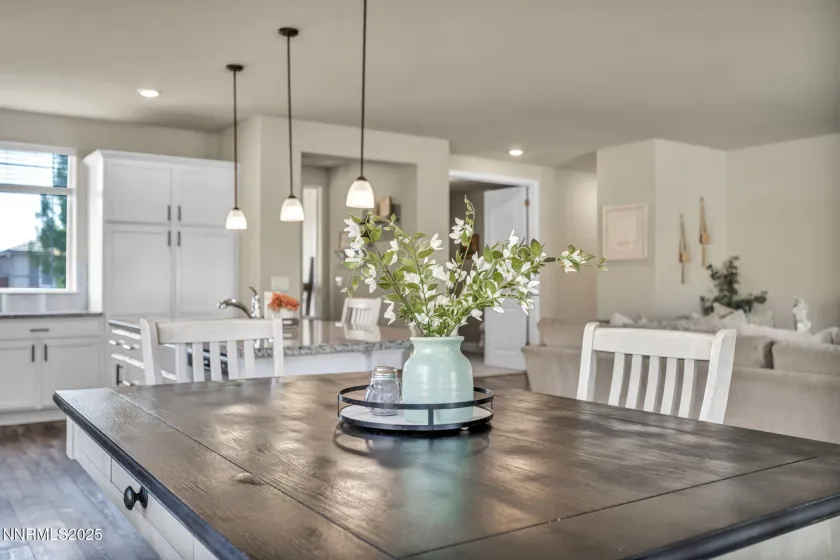 1071 Iron King, Sparks, Nevada 89441, 3 Bedrooms Bedrooms, ,2 BathroomsBathrooms,Residential,Residential,Iron King,250056606