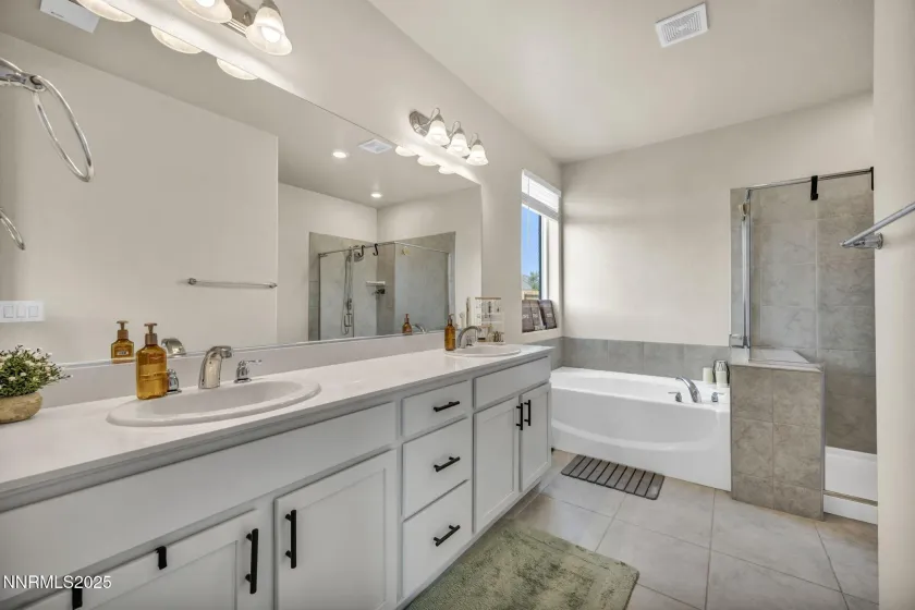 1071 Iron King, Sparks, Nevada 89441, 3 Bedrooms Bedrooms, ,2 BathroomsBathrooms,Residential,Residential,Iron King,250056606