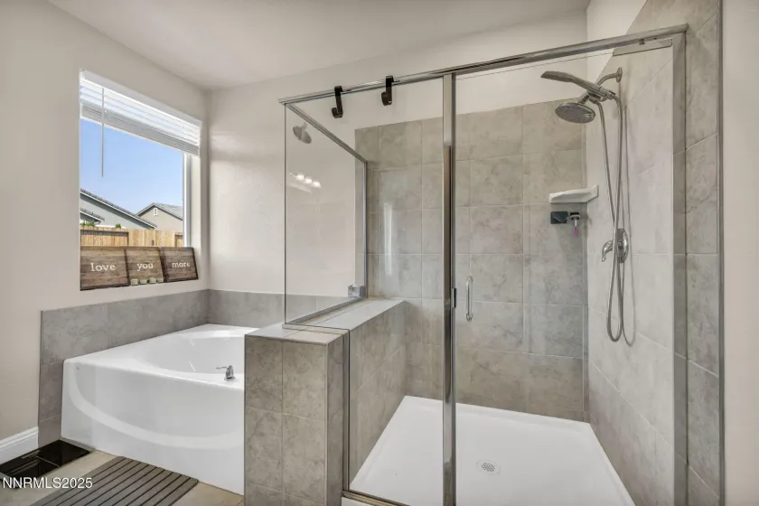 1071 Iron King, Sparks, Nevada 89441, 3 Bedrooms Bedrooms, ,2 BathroomsBathrooms,Residential,Residential,Iron King,250056606