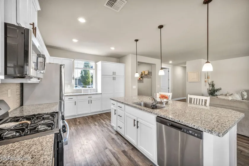 1071 Iron King, Sparks, Nevada 89441, 3 Bedrooms Bedrooms, ,2 BathroomsBathrooms,Residential,Residential,Iron King,250056606