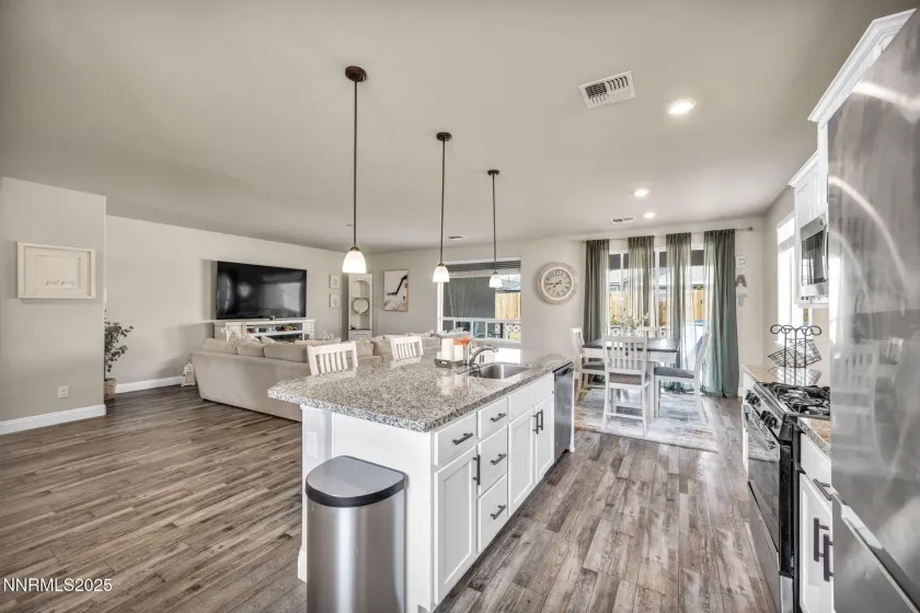 1071 Iron King, Sparks, Nevada 89441, 3 Bedrooms Bedrooms, ,2 BathroomsBathrooms,Residential,Residential,Iron King,250056606