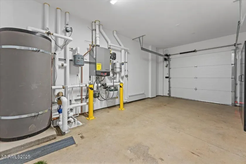 46 Beach Club, Stateline, Nevada 89449, 2 Bedrooms Bedrooms, ,3 BathroomsBathrooms,Residential,Residential,Beach Club,250056631