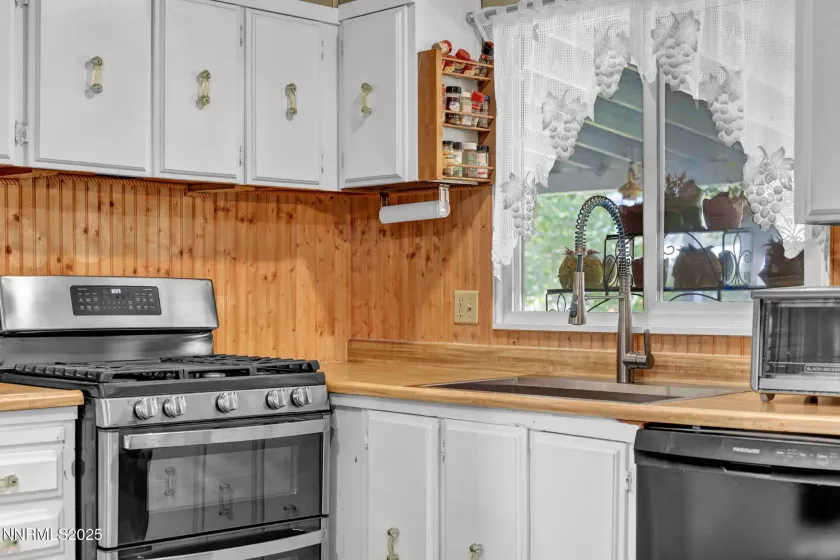 4000 Bobolink, Reno, Nevada 89508, 3 Bedrooms Bedrooms, ,2 BathroomsBathrooms,Residential,Residential,Bobolink,250056637