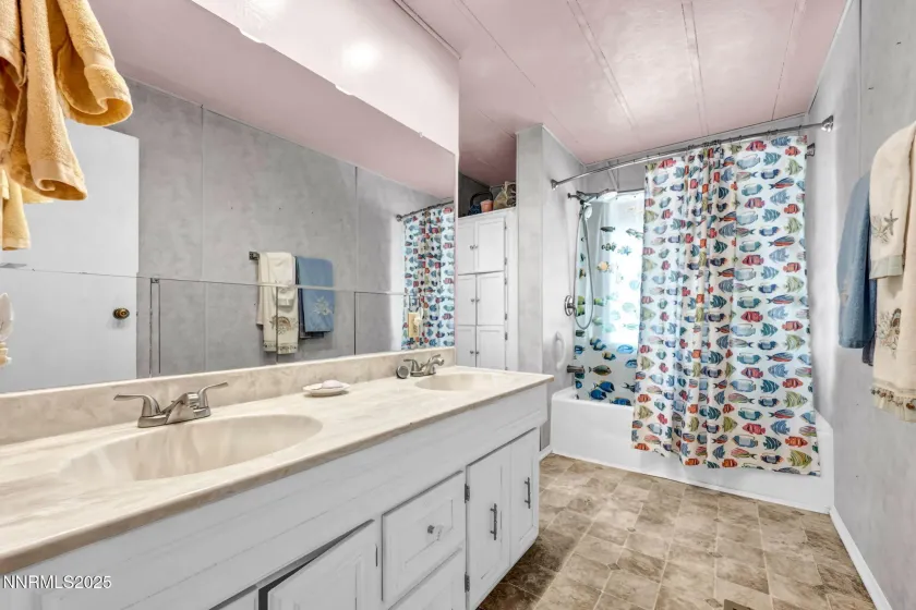 4000 Bobolink, Reno, Nevada 89508, 3 Bedrooms Bedrooms, ,2 BathroomsBathrooms,Residential,Residential,Bobolink,250056637